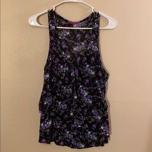 Purple/Black Floral Ruffle Tank Top! 💜🌼